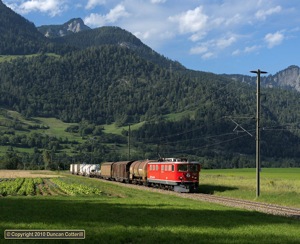 Southbound freight 5157 approached Bonaduz behind 707 as the shadows lengthened on 25 August 2010.
