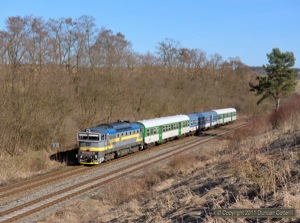 754.041 approached Brankovice with Os4148, the 15:11 from Nemotice to Brno-Zidenice, on 24 March 2011.