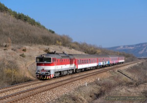 754.033 led R934, the 15:27 Kosice - Zvolen, away from Hrhov on 30 March 2011.
