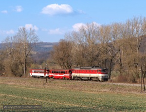This wasn't quite the loco hauled train I had in mind. 754.085 approached Hlinne with Os9113, the 16:36 from Presov to Humenne, on 3 April 2011.