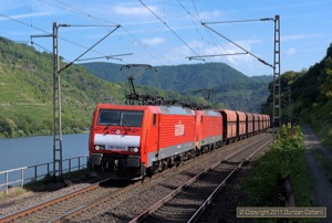 Pairs of 189s are the usual power on the Maasvlakte - Dillingen iron ore trains. 189.024 and 189.033 worked one such train up the grade from Neef towards Bullay on 7 July 2011.