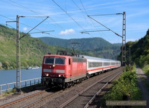 181.207 worked IC138, the 09:24 Koblenz - Luxembourg IC, southwards towards Bullay on 7 July 2011. 