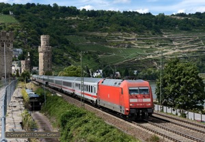 101.128 just missed the cloud as it passed the partially restored town wall at Oberwesel with IC2025, the 09:32 Hamburg-Altona - Frankfurt (Main) Hbf passenger, on 9 July 2011.