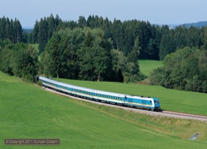 223.066 approached Harbatshofen with ALX84151, the 13:59 train from Lindau to München, on 11 September 2011.