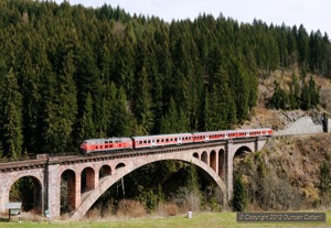 218.491 propelled IRE3215 over the Gutachbrücke, shortly after leaving Neustadt(Schwarzw) for Ulm on 21 April.