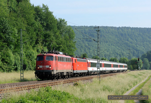 Undoubtedly the shot of the trip. 115.459 leads 181.213 and IC181 past Grünholz.