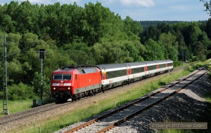 Class 120s worked the entire Stuttgart - Singen IC service a couple of years ago but now play second fiddle to the ubiquitous class 101s. 120.154 approached the junction with the Villingen line, south of Rottweil, with IC184 on Saturday 2 June.