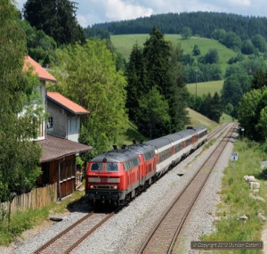 218.416 and 218.423 passed Harbatshofen station, closed in 1985, with EC194, the 12:11 München - Zürich, on 23 June.