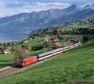 Another pleasant surprise was finding the loco at the right end of InterCity trains from Interlaken. 460.006 passed Faulensee on IC982, the 16:00 from Interlaken Ost to Basel SBB, on 6 October 2012. This loco seemed to follow me around and was also photographed near Erstfeld and Brunnen on the Gotthard and Nebikon on the Olten - Luzern line. Fortunately it was a clean loco in red livery and not some hideous adveraffiti scheme.  