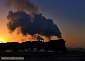 JS.8040 left Dongbolizhan with a crane train bound for the opencast pit via Xibolizhan.