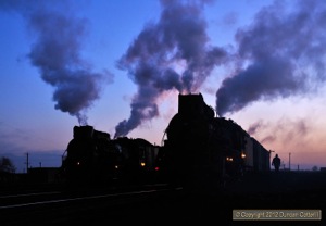 Another shot of JS.8027 and JS.8225 at Dongbolizhan as the sky coloured up on 20 November.