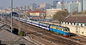 Immaculate DF4.1758 headed for the suburbs with empty stock on 24 November.